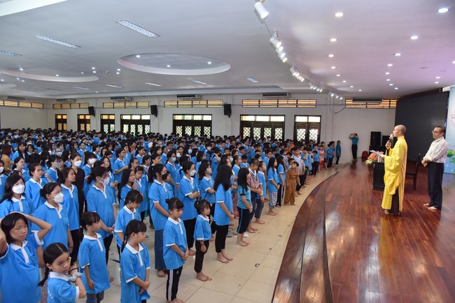 The 5th Day of Huong Phap Branch 's Teenage Retreat, Cu Chi
