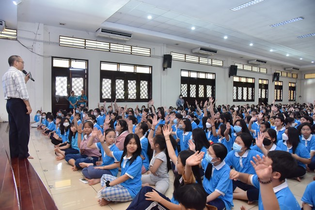 The 5th Day of Huong Phap Branch 's Teenage Retreat, Cu Chi