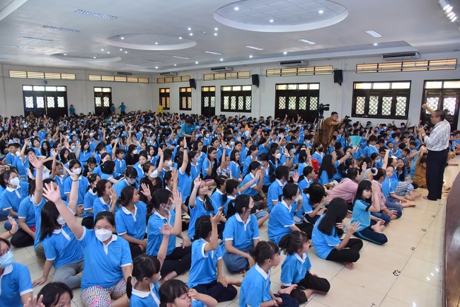The 5th Day of Huong Phap Branch 's Teenage Retreat, Cu Chi