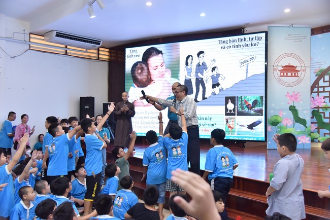 The 5th Day of Huong Phap Branch 's Teenage Retreat, Cu Chi