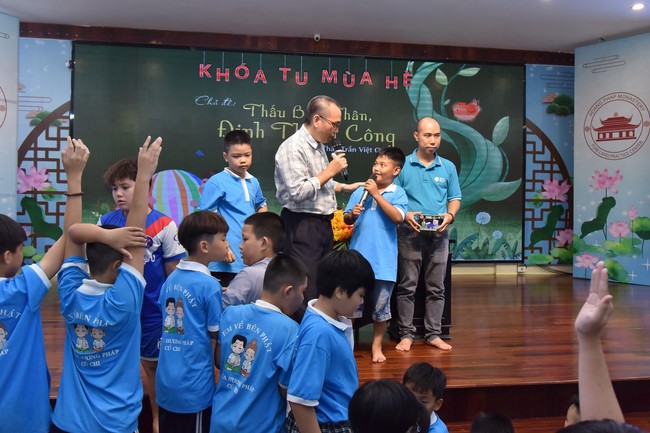 The 5th Day of Huong Phap Branch 's Teenage Retreat, Cu Chi