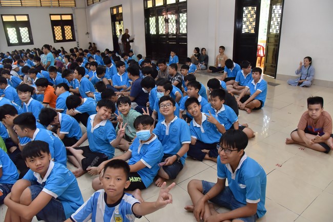 The 5th Day of Huong Phap Branch 's Teenage Retreat, Cu Chi