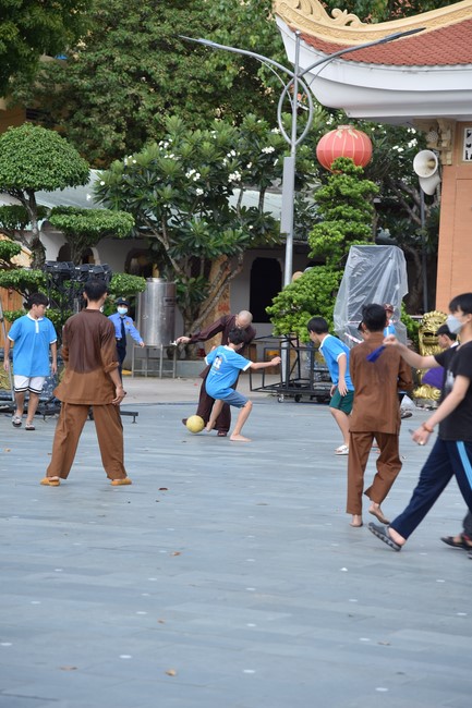 The 5th Day of Huong Phap Branch 's Teenage Retreat, Cu Chi