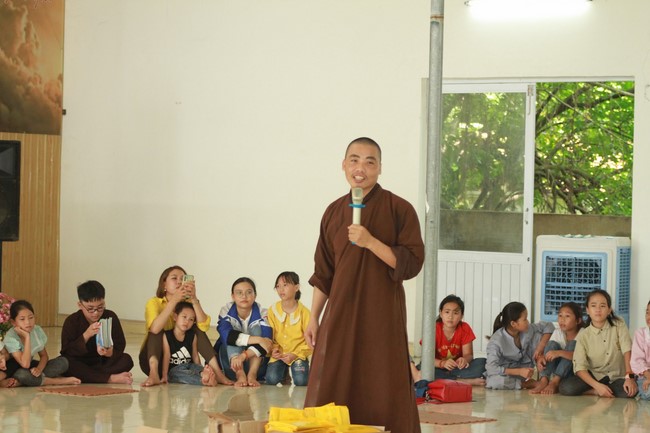 One-day Summer Retreat at Can Mon Pagoda