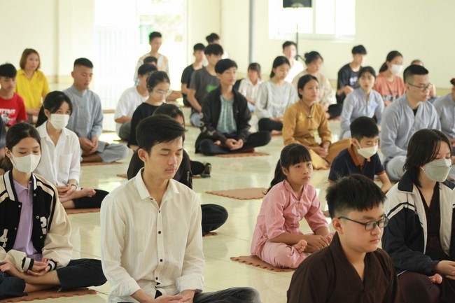 One-day Summer Retreat at Can Mon Pagoda