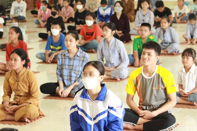 One-day Summer Retreat at Can Mon Pagoda