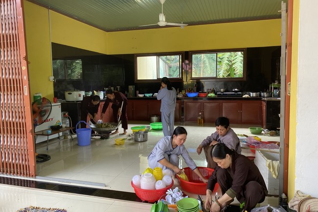 Khóa tu một ngày chùa Suối Pháp