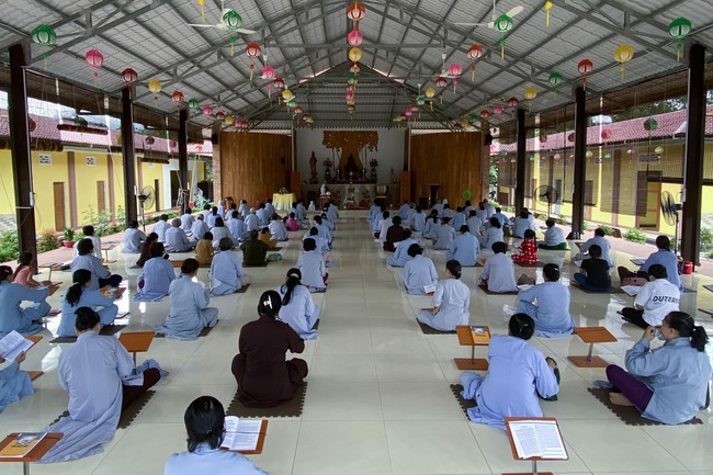 Khóa tu một ngày chùa Suối Pháp