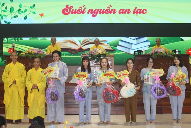 Lễ tổng kết chương trình chép kinh “Suối Nguồn An Lạc”