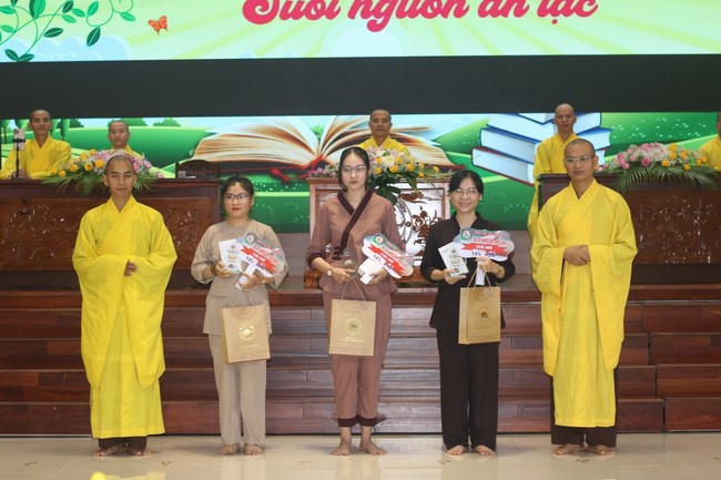 Lễ tổng kết chương trình chép kinh “Suối Nguồn An Lạc”