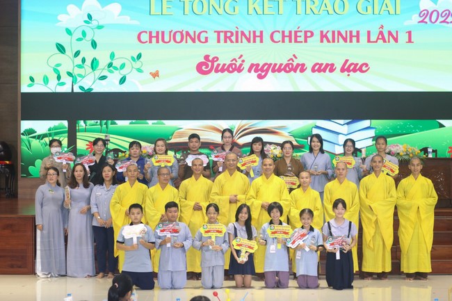 Lễ tổng kết chương trình chép kinh “Suối Nguồn An Lạc”