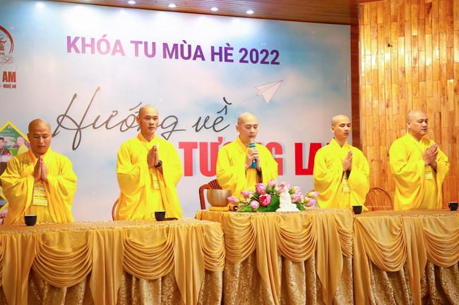Opening summer retreat 2022 at Co Am Pagoda