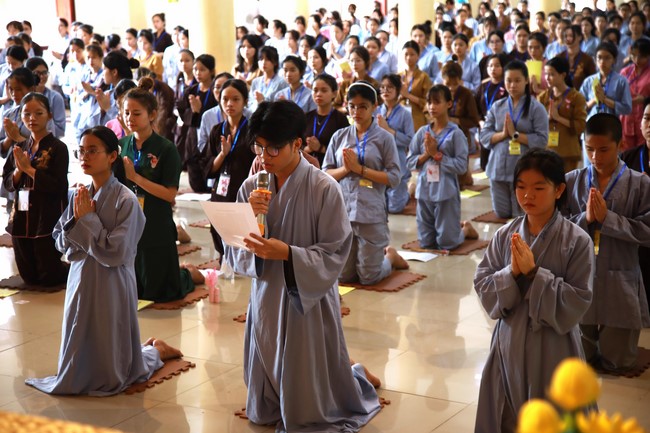 Opening summer retreat 2022 at Co Am Pagoda