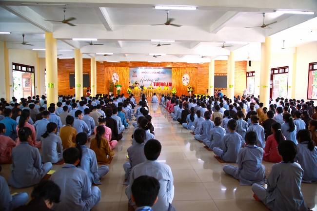 Opening summer retreat 2022 at Co Am Pagoda