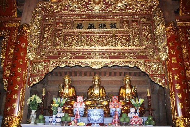 Tieu Dao Pagoda offering to Rain-Retreat schools in Quang Ninh