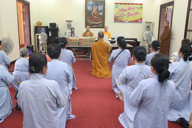 Tieu Dao Pagoda offering to Rain-Retreat schools in Quang Ninh
