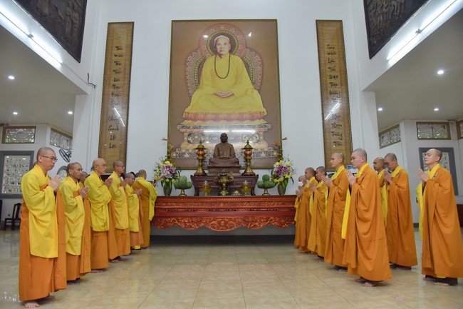 Prostrating five hundred names Bodhisattva Avalokitesvara