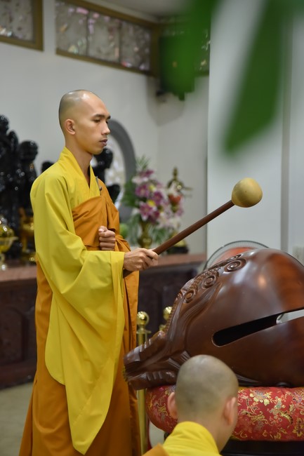 Prostrating five hundred names Bodhisattva Avalokitesvara