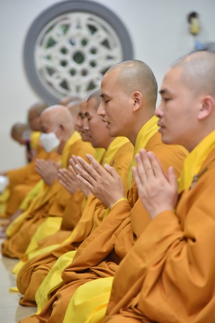 Prostrating five hundred names Bodhisattva Avalokitesvara