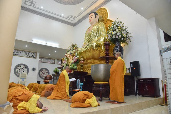 Prostrating five hundred names Bodhisattva Avalokitesvara