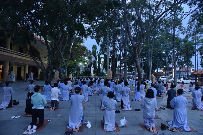 Prostrating five hundred names Bodhisattva Avalokitesvara