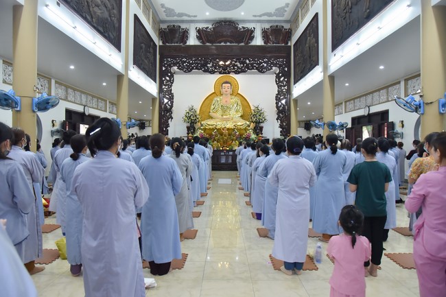 Prostrating five hundred names Bodhisattva Avalokitesvara