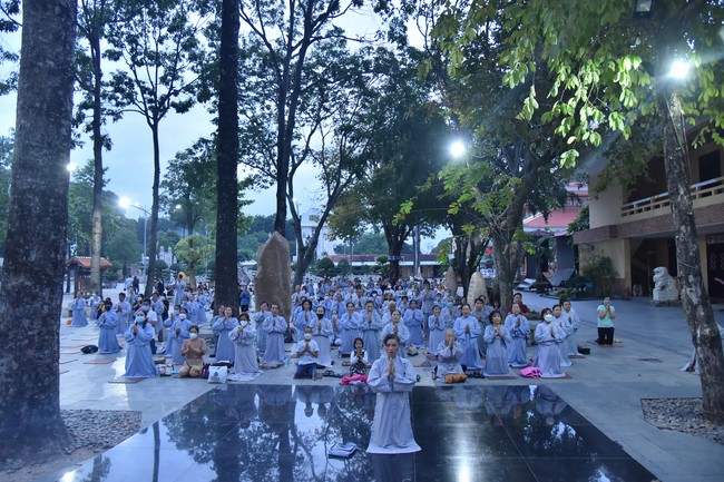 Prostrating five hundred names Bodhisattva Avalokitesvara