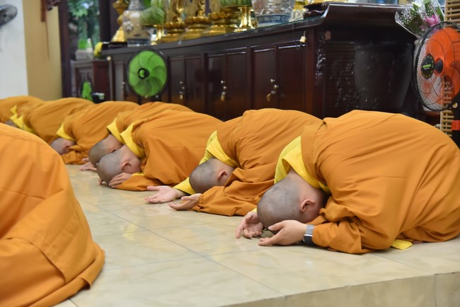 Prostrating five hundred names Bodhisattva Avalokitesvara