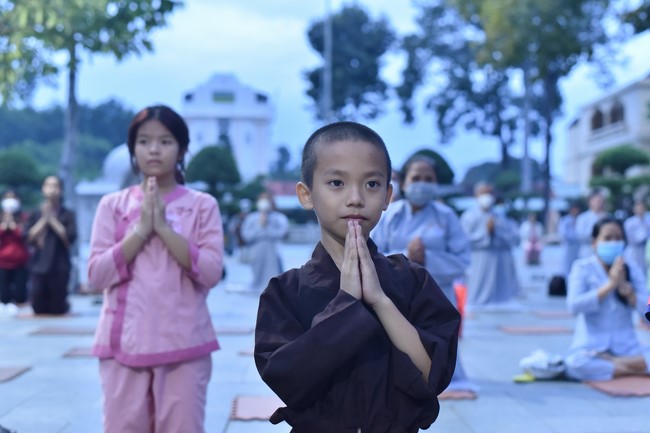 Prostrating five hundred names Bodhisattva Avalokitesvara