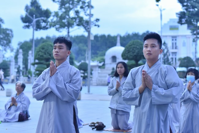 Prostrating five hundred names Bodhisattva Avalokitesvara