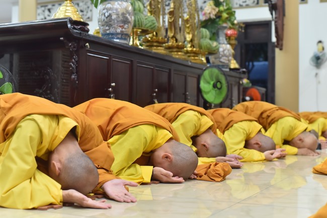 Prostrating five hundred names Bodhisattva Avalokitesvara