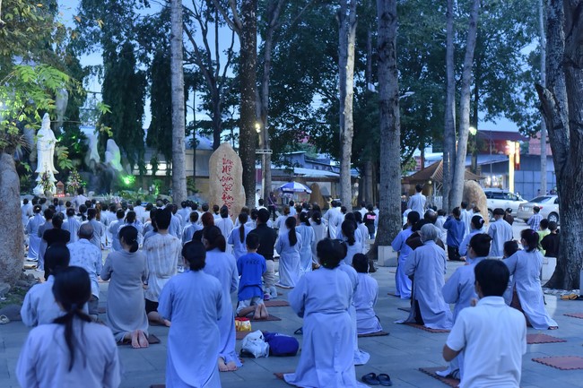 Prostrating five hundred names Bodhisattva Avalokitesvara