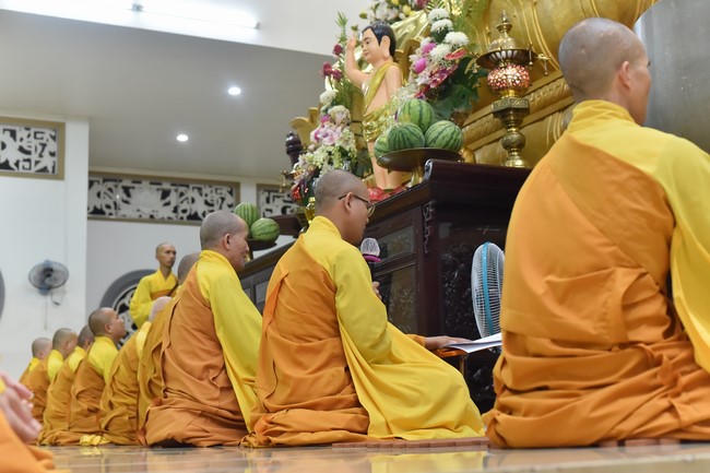 Prostrating five hundred names Bodhisattva Avalokitesvara