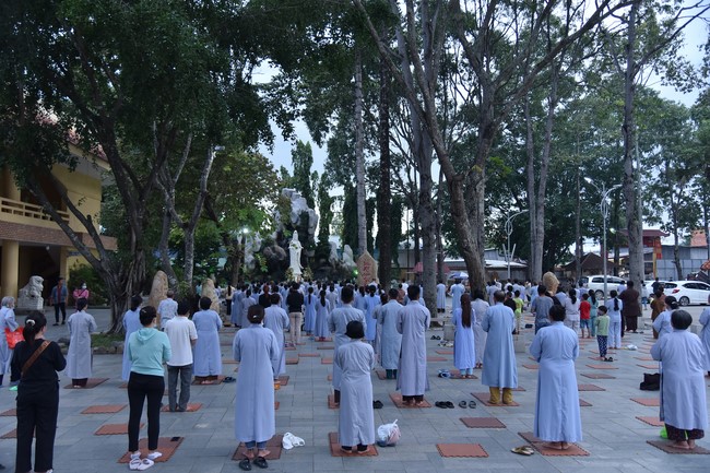 Prostrating five hundred names Bodhisattva Avalokitesvara