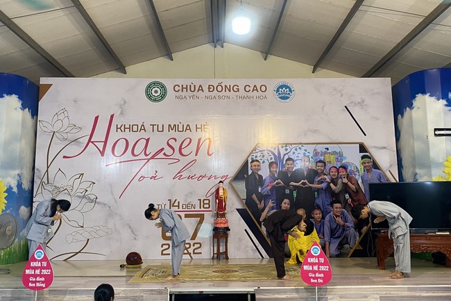 Entering the 2022 Summer Retreat at Dong Cao Pagoda in Thanh Hoa