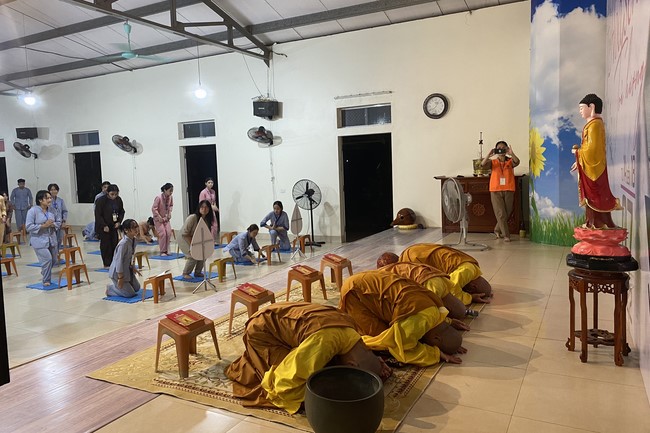 Entering the 2022 Summer Retreat at Dong Cao Pagoda in Thanh Hoa