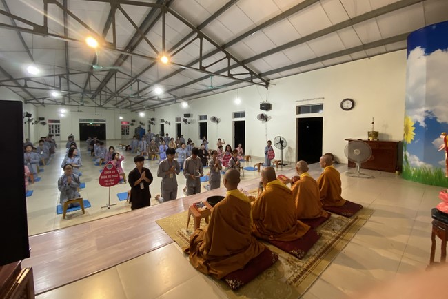 Entering the 2022 Summer Retreat at Dong Cao Pagoda in Thanh Hoa