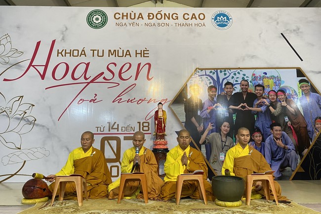 Entering the 2022 Summer Retreat at Dong Cao Pagoda in Thanh Hoa