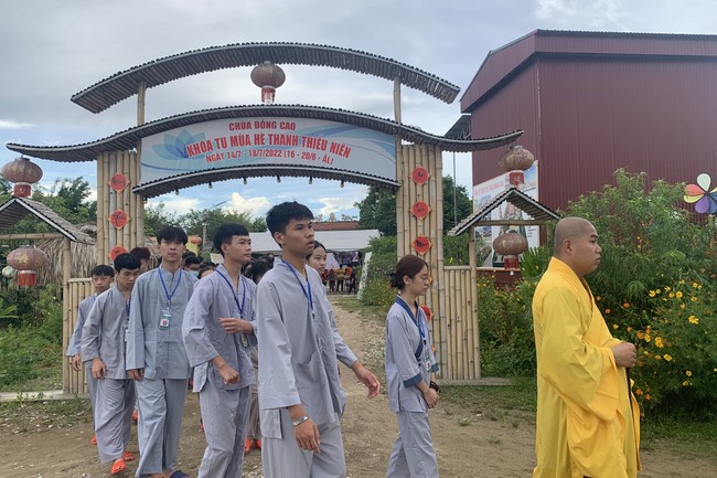 Entering the 2022 Summer Retreat at Dong Cao Pagoda in Thanh Hoa