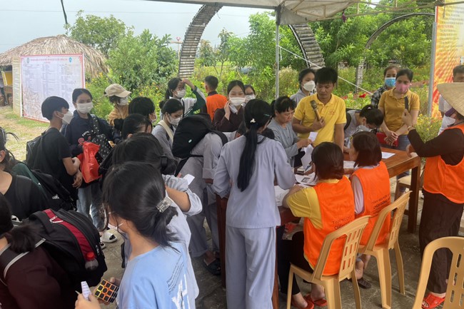 Entering the 2022 Summer Retreat at Dong Cao Pagoda in Thanh Hoa
