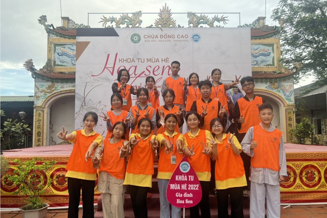 Entering the 2022 Summer Retreat at Dong Cao Pagoda in Thanh Hoa