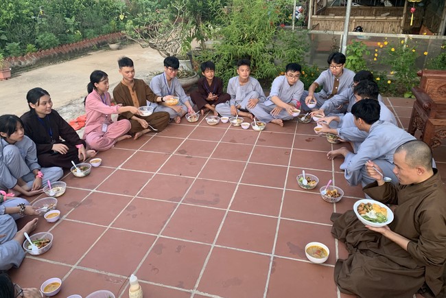 The 5th day of Summer Retreat 2022 at Dong Cao Pagoda