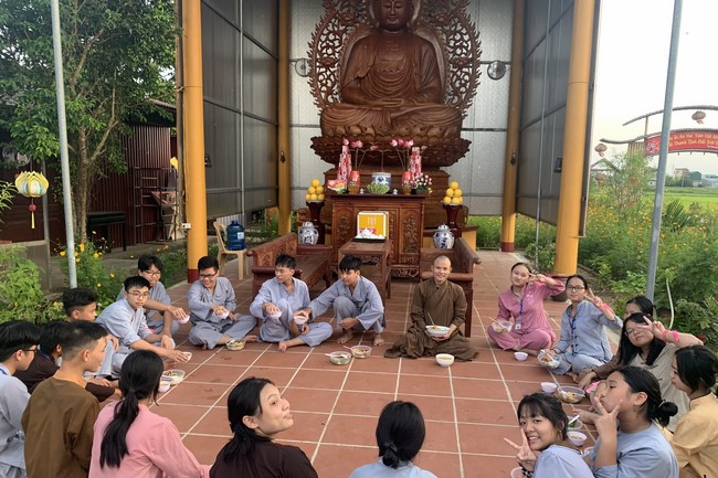 The 5th day of Summer Retreat 2022 at Dong Cao Pagoda