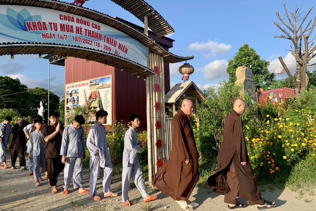 The 4th day of Summer Retreat 2022 at Dong Cao Pagoda