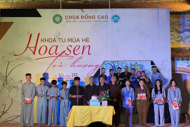 The 4th day of Summer Retreat 2022 at Dong Cao Pagoda