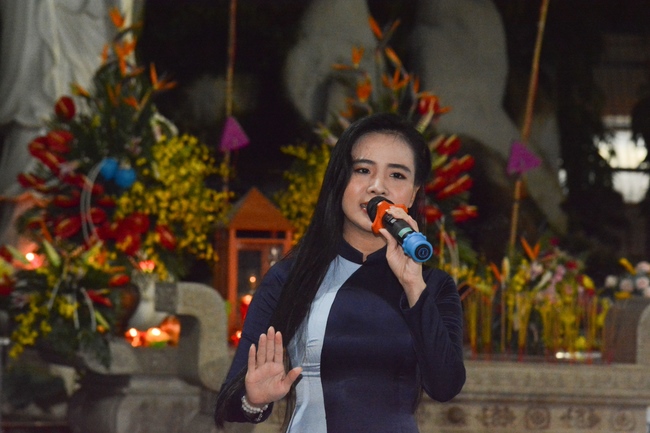 Prostrating the names Bodhisattva Avalokitesvara