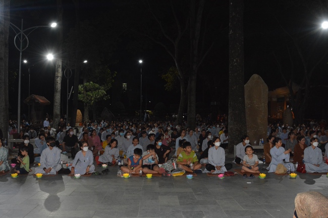 Prostrating the names Bodhisattva Avalokitesvara