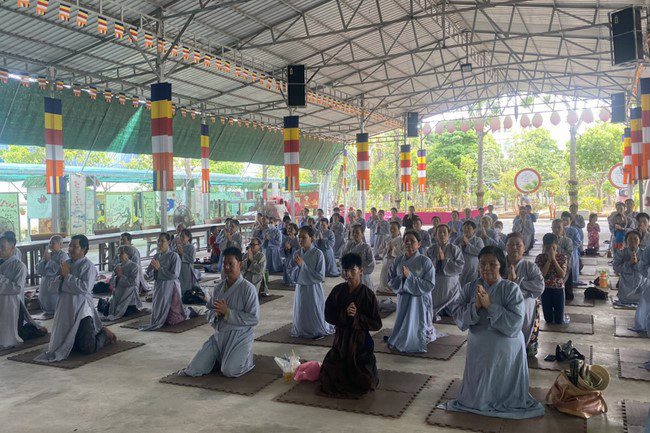 The birthday of Bodhisattva Avalokitesvara at Cambodia Hoằng Pháp Pagoda