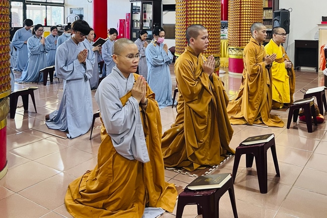 Assembly for anniversary Bodhisattva Avalokitesvara at Linh An Pagoda