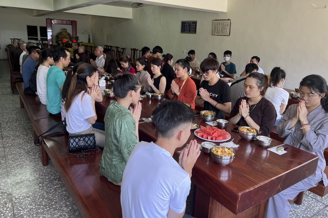 Assembly for anniversary Bodhisattva Avalokitesvara at Linh An Pagoda